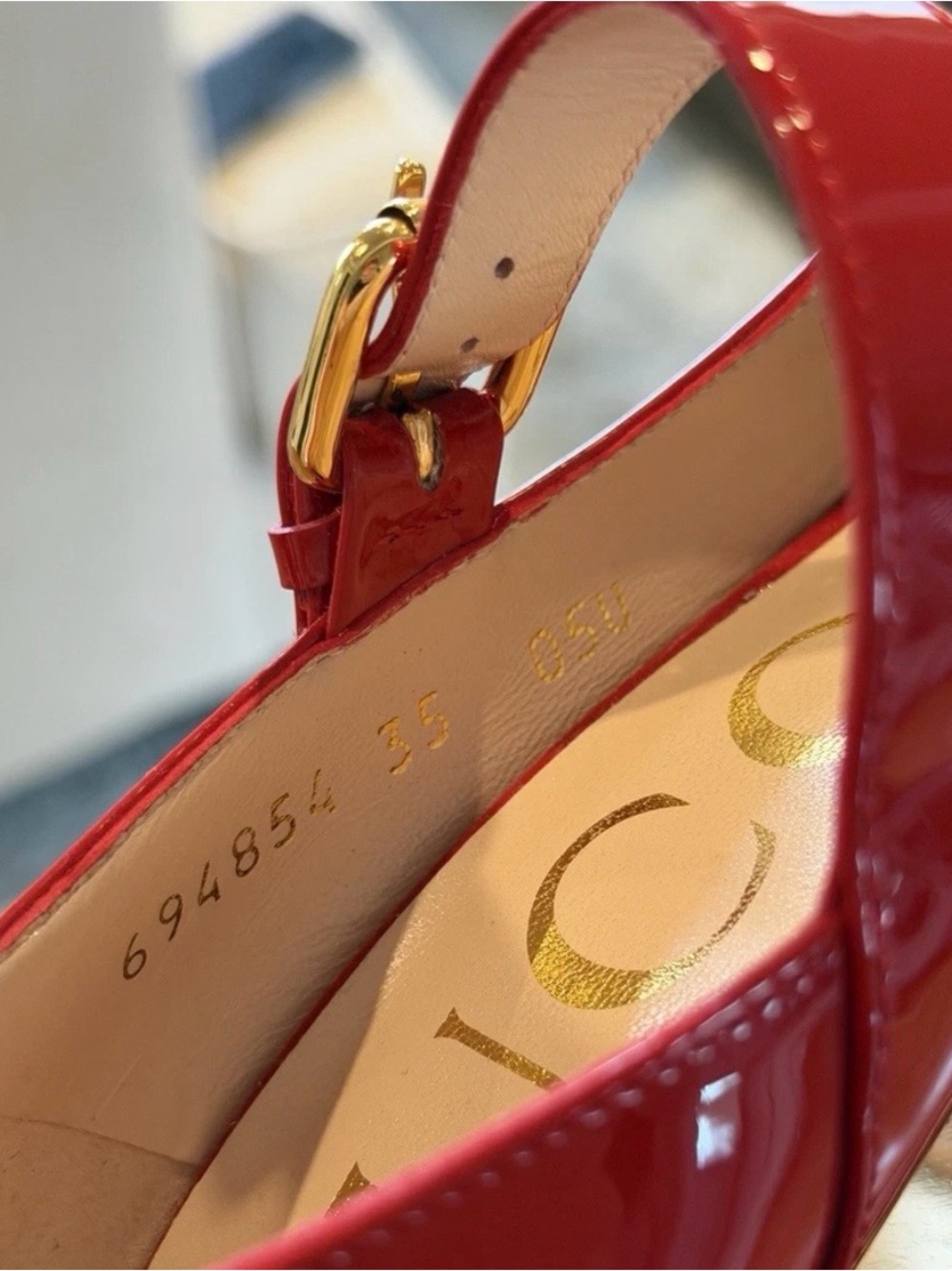 Gucci Red Patent Leather Mary Jane Block Heels with Gold Horsebit - Picture 4 of 8